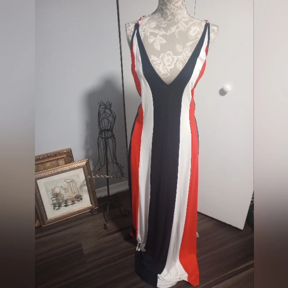 Venus Long Maxi With Rope Criss Cross Back - Picture 4 of 10